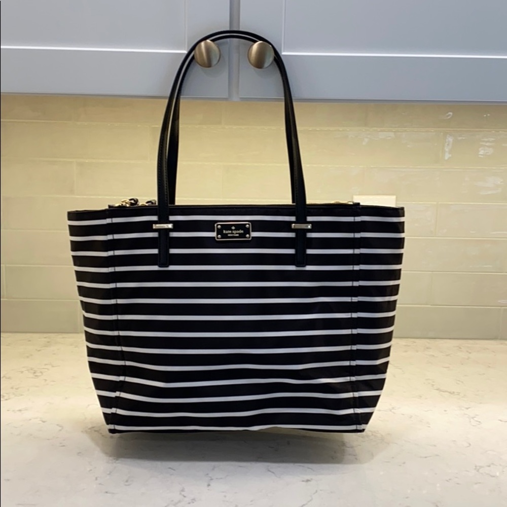 Kate spade hand bag